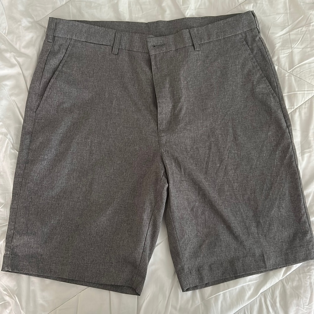 PGA Tour golf shorts size 38